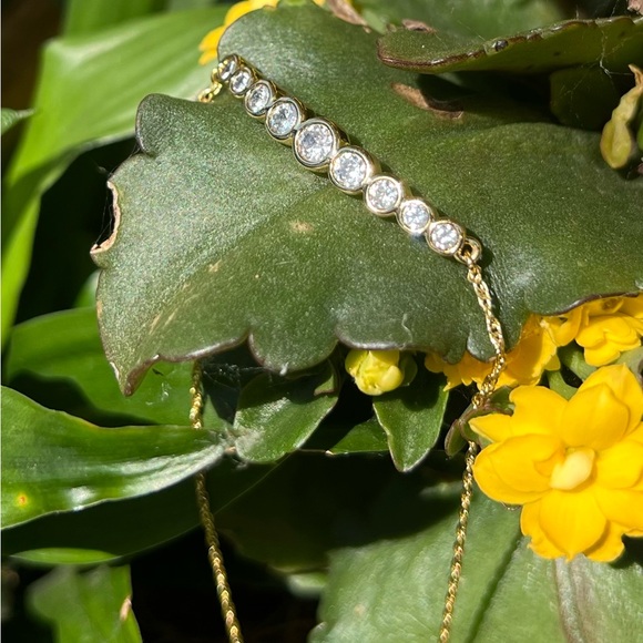 STUNNING Kate Spade slider bracelet. GOLD and GORGEOUS. - Picture 1 of 4